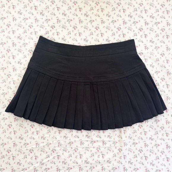NWOT No Boundaries black pleated bow mini skirt - Picture 3 of 8